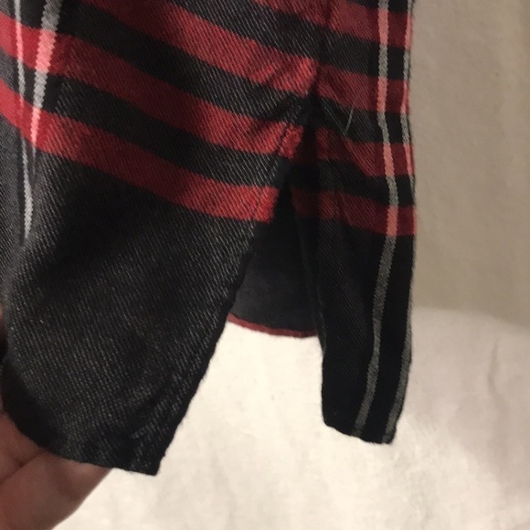 Dylan Women’s Tunic Top M Short Ruffle Sleeves Black Red Plaid Split Hem Boxy - Picture 4 of 10